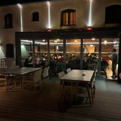 La terrasse du restaurant à Dieulefit : le Bistrot Noisette